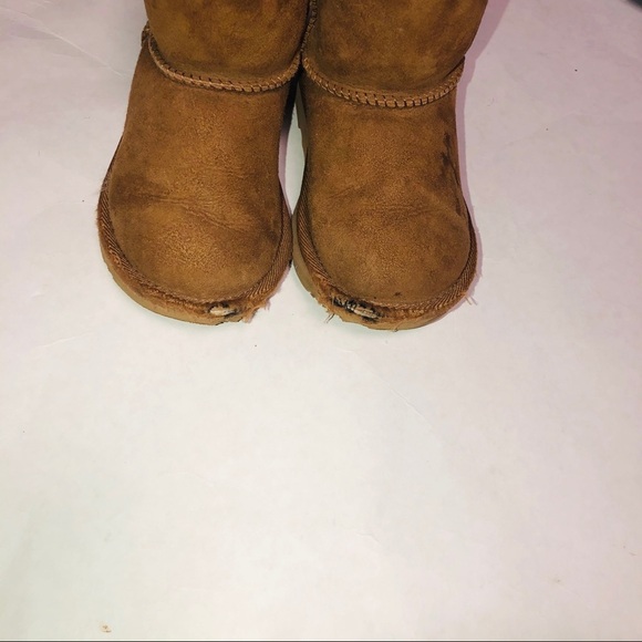 TODDLER Kids Classic II Chesnut Ugg Boots Size 8 - Picture 2 of 4